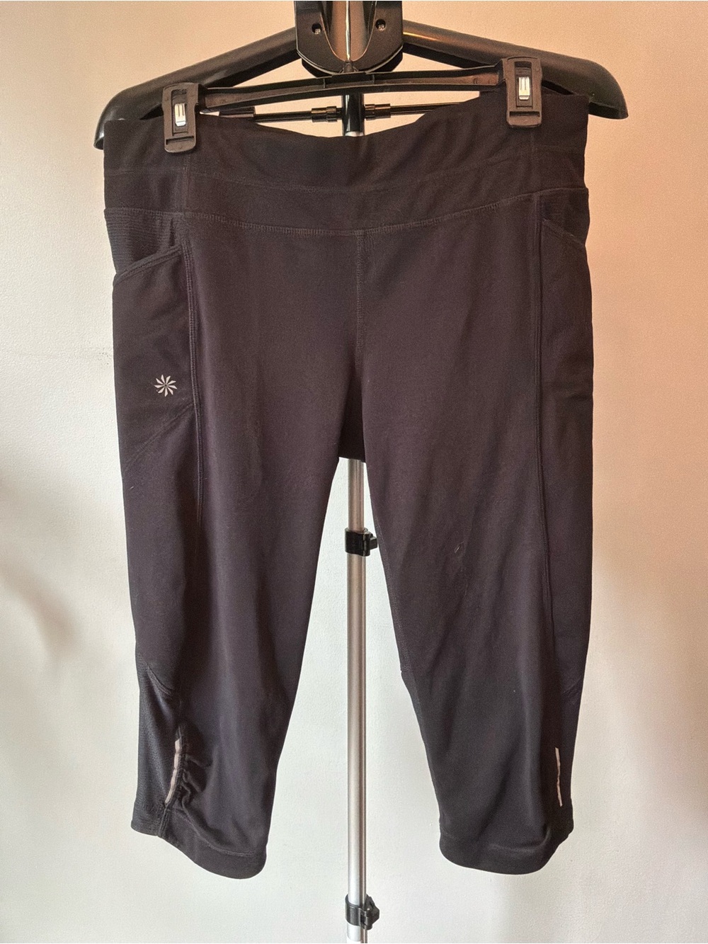 Athleta Cropped Black Performance Leggings, Size L